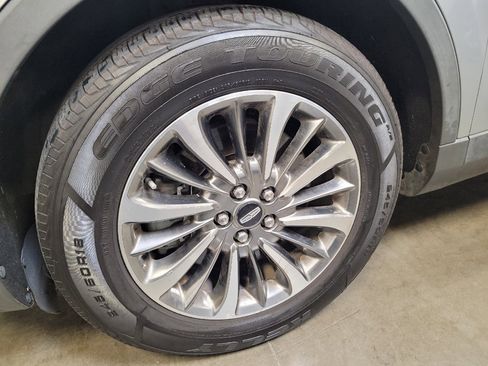 Used 2020 Lincoln Nautilus Reserve FWD image 31
