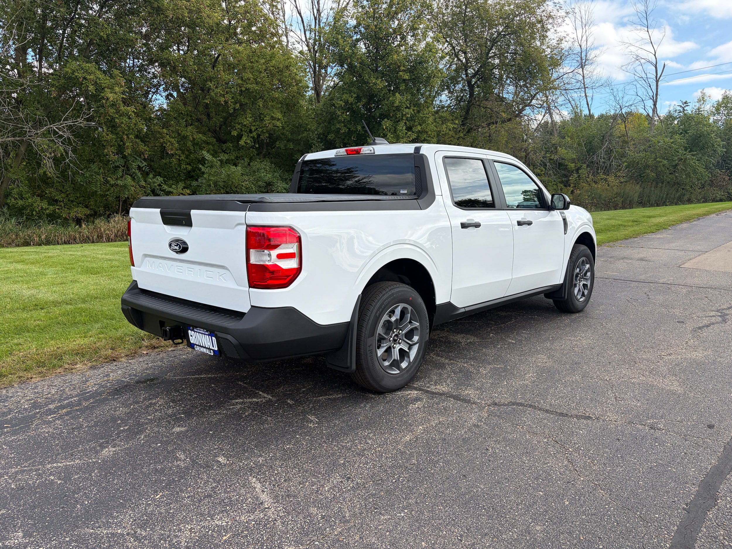 New 2026 Ford Maverick XLT w/ XLT Luxury Package FWD image 6