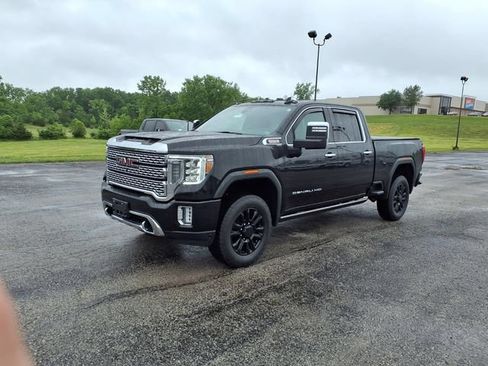 Used 2021 GMC Sierra 2500 Denali w/ Denali Black Diamond Edition AWD/4WD image 12