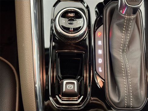 Used 2023 GMC Canyon Denali image 29