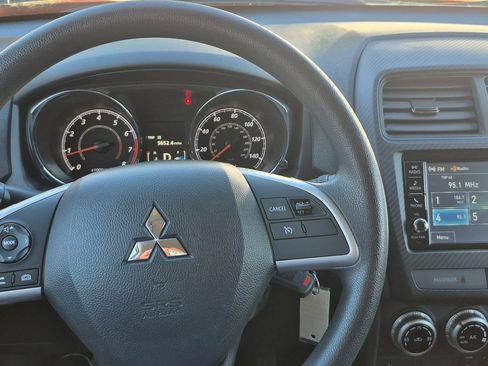 Used 2023 Mitsubishi Outlander Sport ES image 13