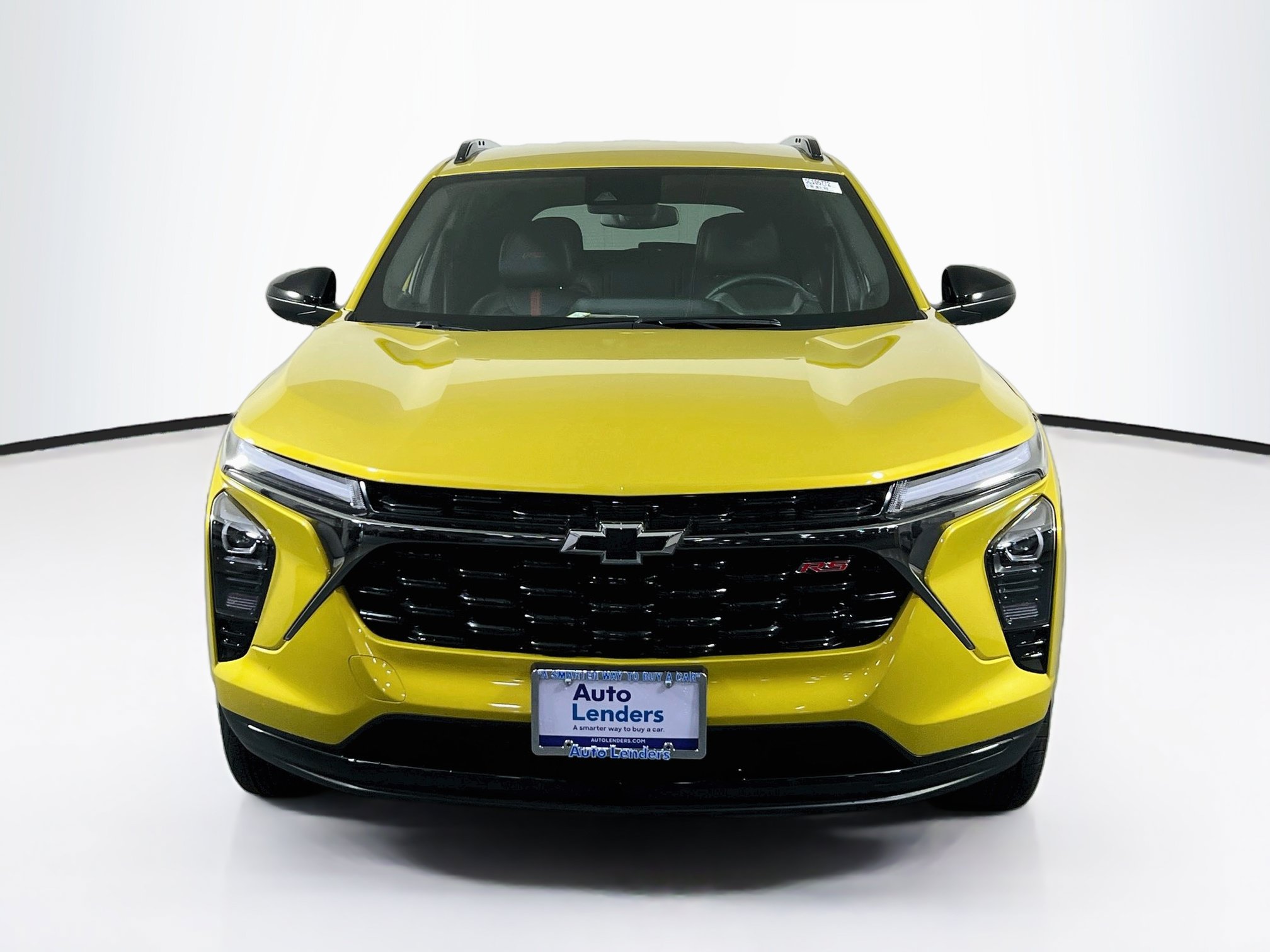 Used 2025 Chevrolet Trax RS FWD image 2
