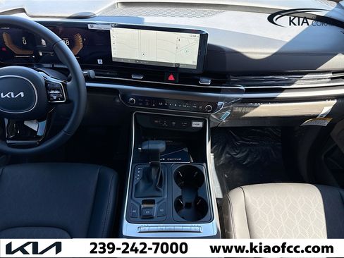 New 2026 Kia Carnival FWD image 17