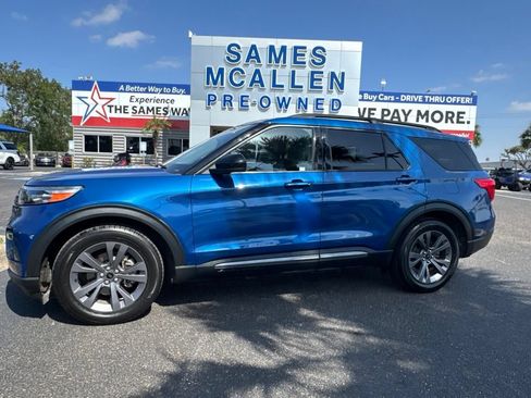 Used 2023 Ford Explorer XLT w/ Equipment Group 202A RWD image 2
