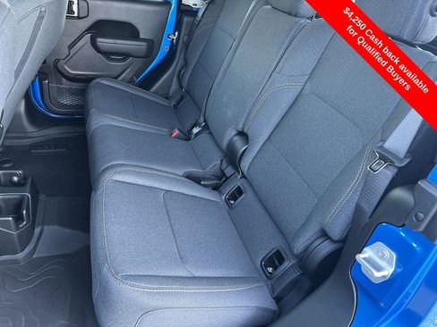 New 2025 Jeep Gladiator Sport image 20