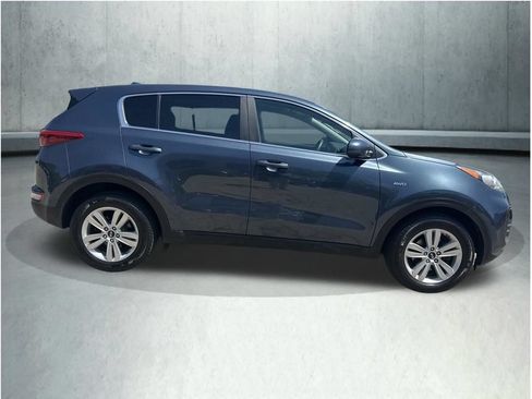 Used 2017 Kia Sportage LX AWD/4WD image 8
