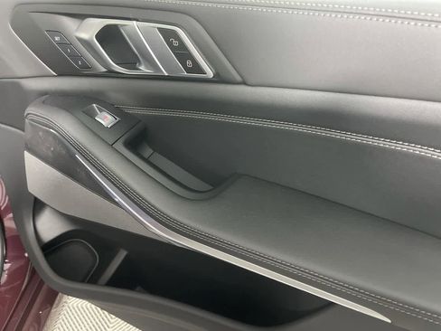 Certified 2024 BMW X7 xDrive40i w/ Premium Package image 17