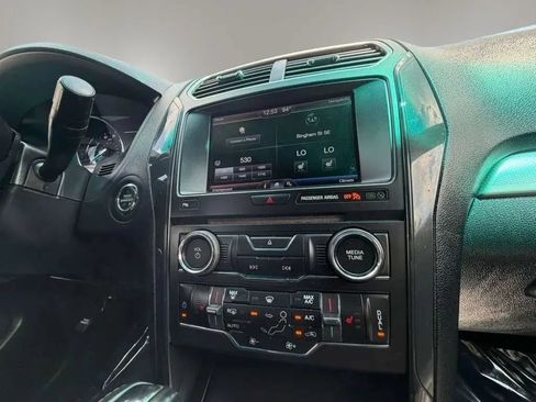Used 2016 Ford Explorer XLT w/ Equipment Group 202A FWD image 20
