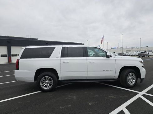 Used 2019 Chevrolet Suburban LT image 16