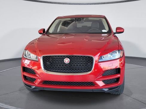 Used 2019 Jaguar F-PACE Prestige image 3