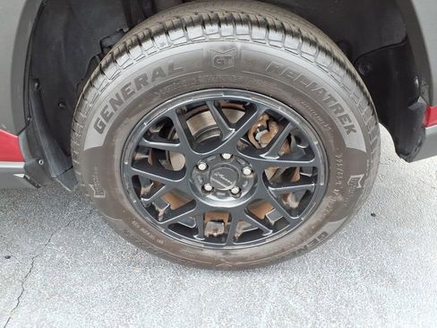 Used 2020 Toyota RAV4 LE image 11