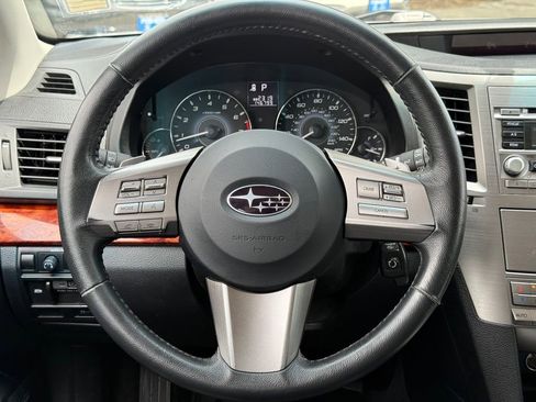 Used 2010 Subaru Outback 2.5i Limited AWD/4WD image 20