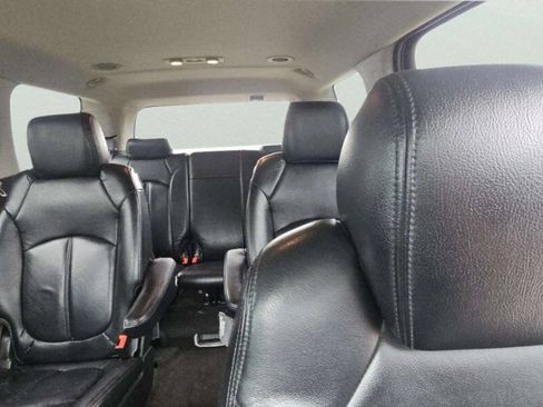 Used 2014 GMC Acadia SLE FWD image 9