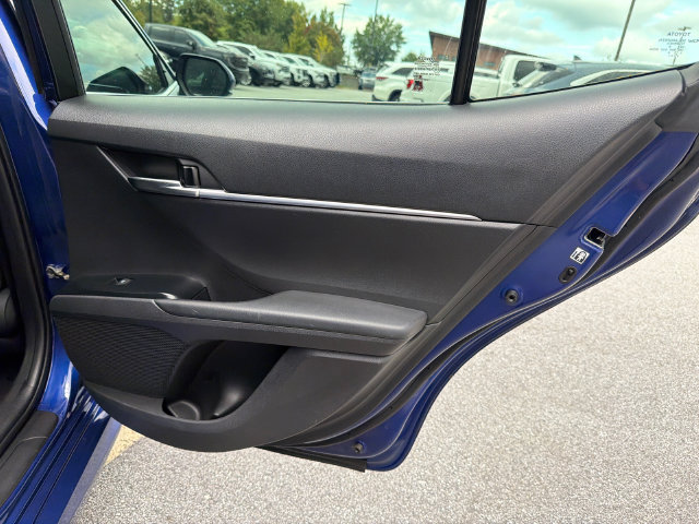 Used 2018 Toyota Camry LE FWD image 16