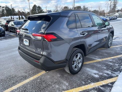 Used 2022 Toyota RAV4 XLE image 5