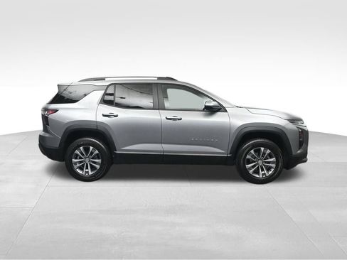 Used 2025 Chevrolet Equinox LT w/ Convenience Package II FWD image 6