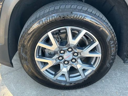 Used 2023 GMC Acadia SLT FWD image 35