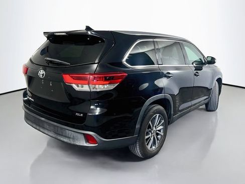 Used 2019 Toyota Highlander XLE FWD image 8
