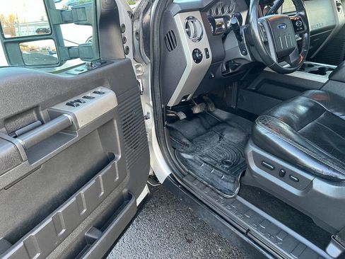 Used 2014 Ford F350 Lariat w/ Lariat Interior Package image 17
