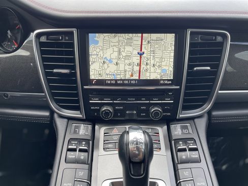 Used 2015 Porsche Panamera GTS image 31