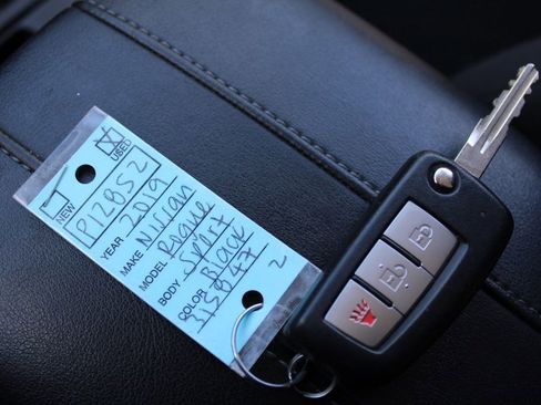 Used 2019 Nissan Rogue Sport S image 27