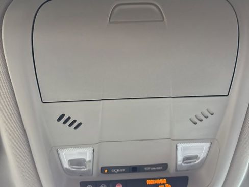 Used 2023 GMC Acadia SLE w/ Driver Convenience Package image 41