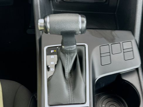 Used 2025 Kia Sportage LX FWD image 23