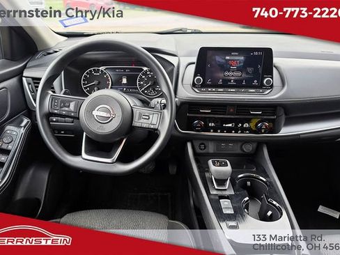 Used 2024 Nissan Rogue SV FWD image 6