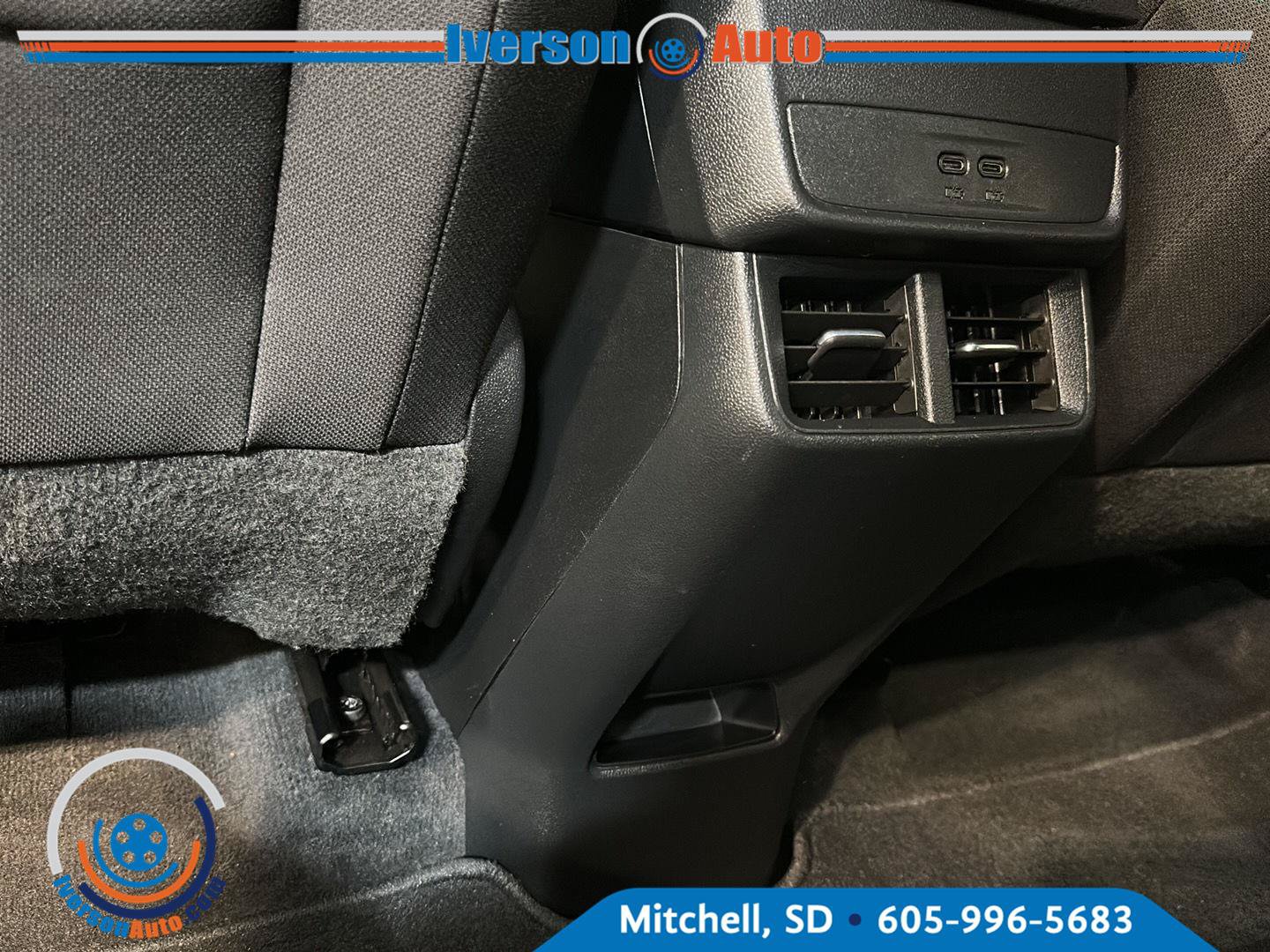 Used 2026 Chevrolet Equinox LT AWD/4WD image 28