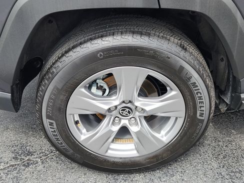 Certified 2025 Toyota RAV4 XLE image 30