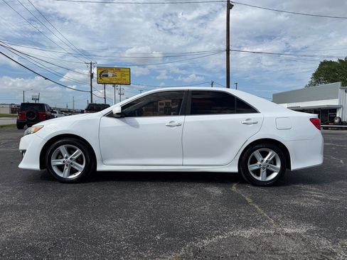 Used 2014 Toyota Camry SE FWD image 8