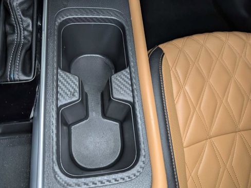 Used 2022 Nissan Sentra SV w/ SV Premium Package image 26