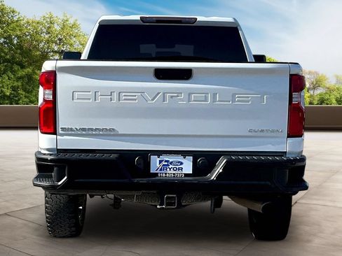 Used 2021 Chevrolet Silverado 2500 Custom w/ Custom Value Package AWD/4WD image 4