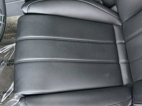 Used 2023 Bentley Bentayga AWD/4WD image 20