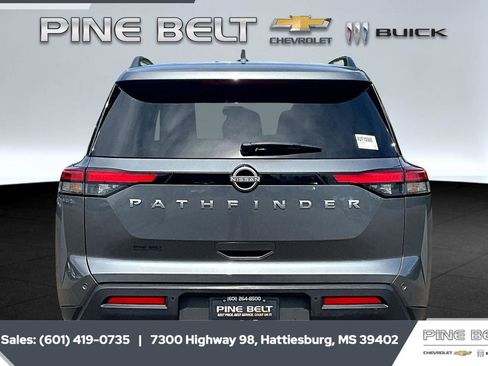 Used 2025 Nissan Pathfinder SV image 4