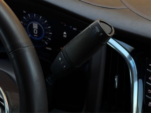 Used 2017 Cadillac Escalade ESV 2WD image 28