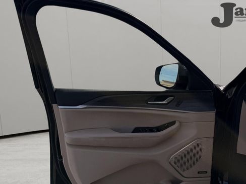 Used 2024 Jeep Grand Cherokee Limited 4xe image 13