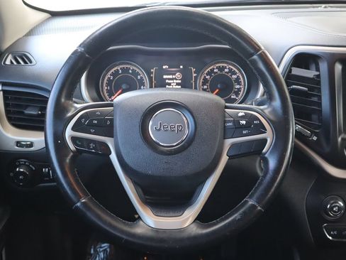 Used 2015 Jeep Cherokee Latitude w/ Comfort/Convenience Group FWD image 18