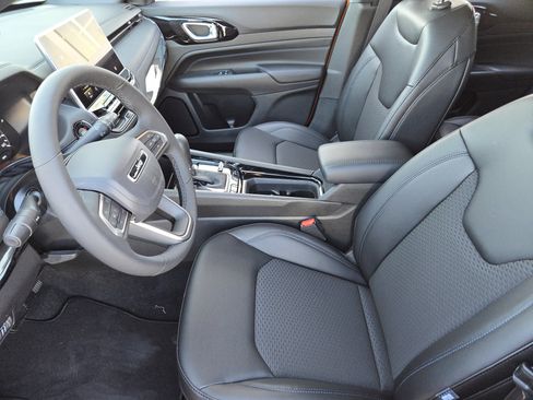 New 2026 Jeep Compass Latitude image 11