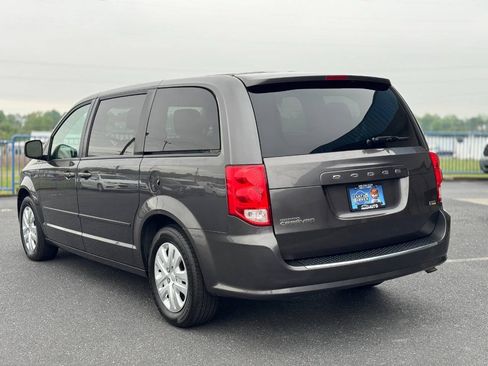 Used 2017 Dodge Grand Caravan SE FWD image 5