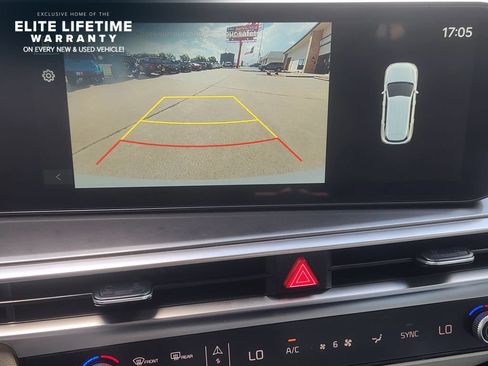 Certified 2025 Kia Sorento EX w/ Panoramic Sunroof Package FWD image 15