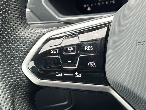 Used 2023 Volkswagen Tiguan SE R-Line AWD/4WD image 22