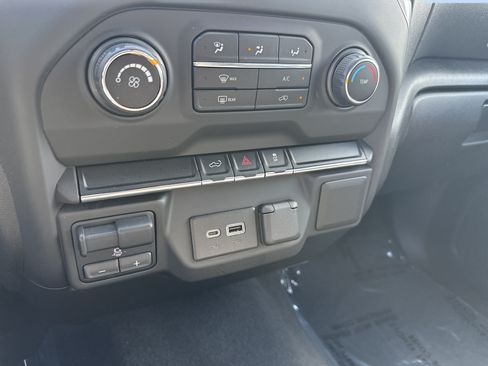 Certified 2021 Chevrolet Silverado 2500 Custom w/ Custom Value Package AWD/4WD image 18