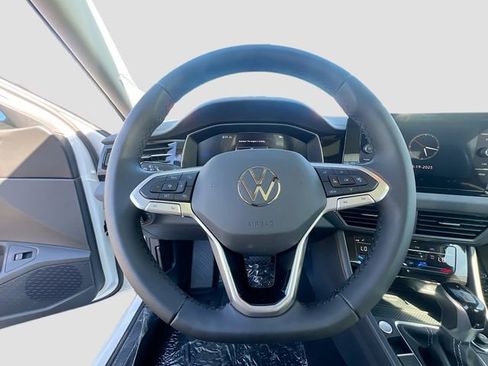 New 2025 Volkswagen Jetta SE FWD image 11