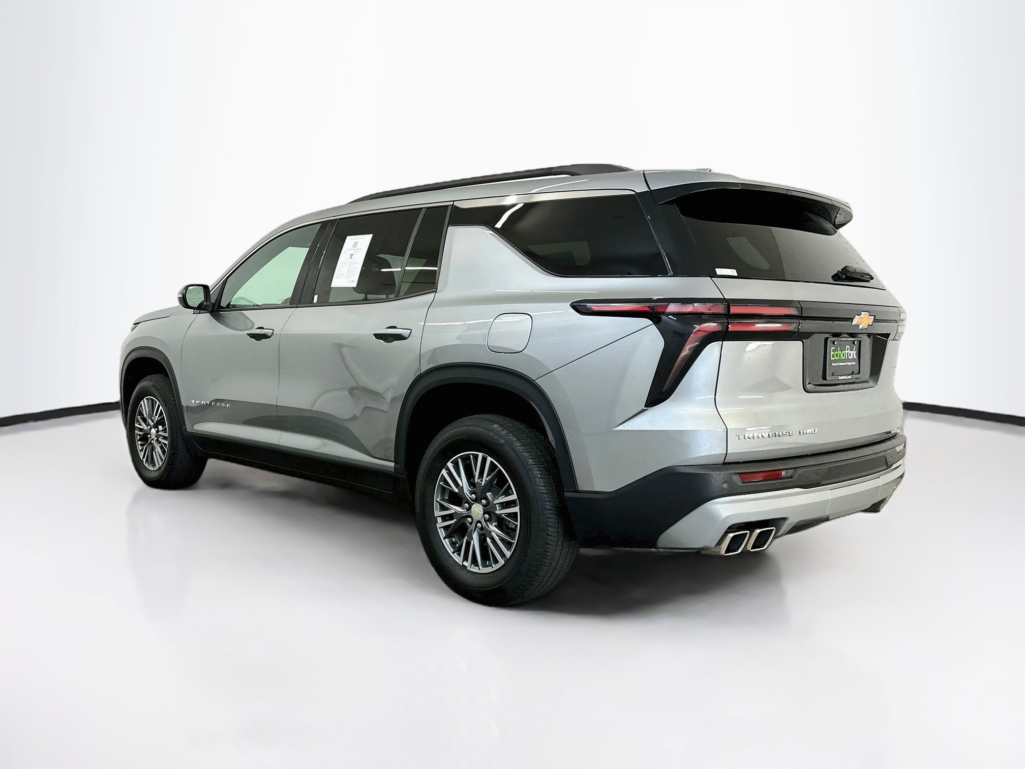 Used 2025 Chevrolet Traverse LT AWD/4WD image 5