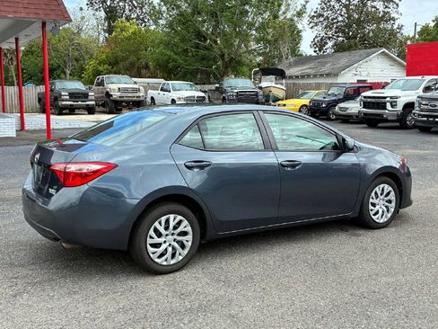 Used 2017 Toyota Corolla LE image 6