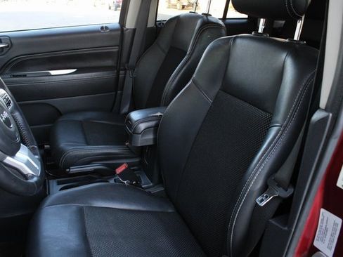 Used 2016 Jeep Compass Latitude image 4