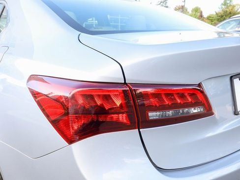 Used 2017 Acura TLX w/ Technology Package image 19