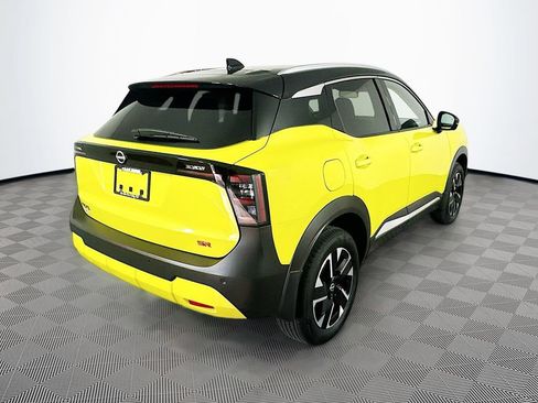 Certified 2025 Nissan Kicks SR FWD image 11
