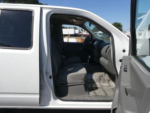 Used 2018 Nissan Frontier SV image 22